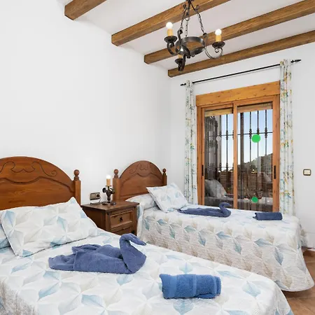 Bonifacio Villa Maro